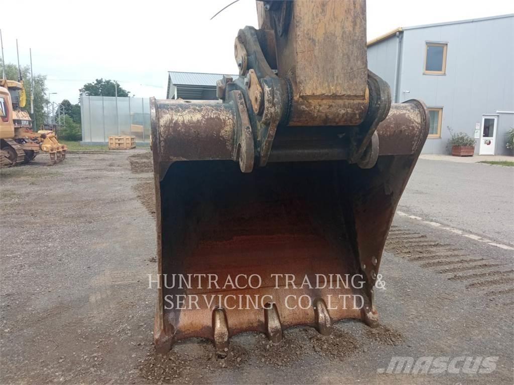 CAT 326-07 Bagri goseničarji