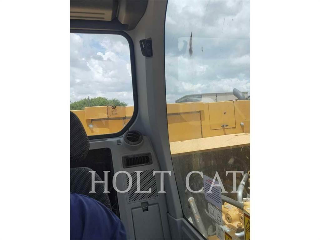 CAT 326 LRF Bagri goseničarji