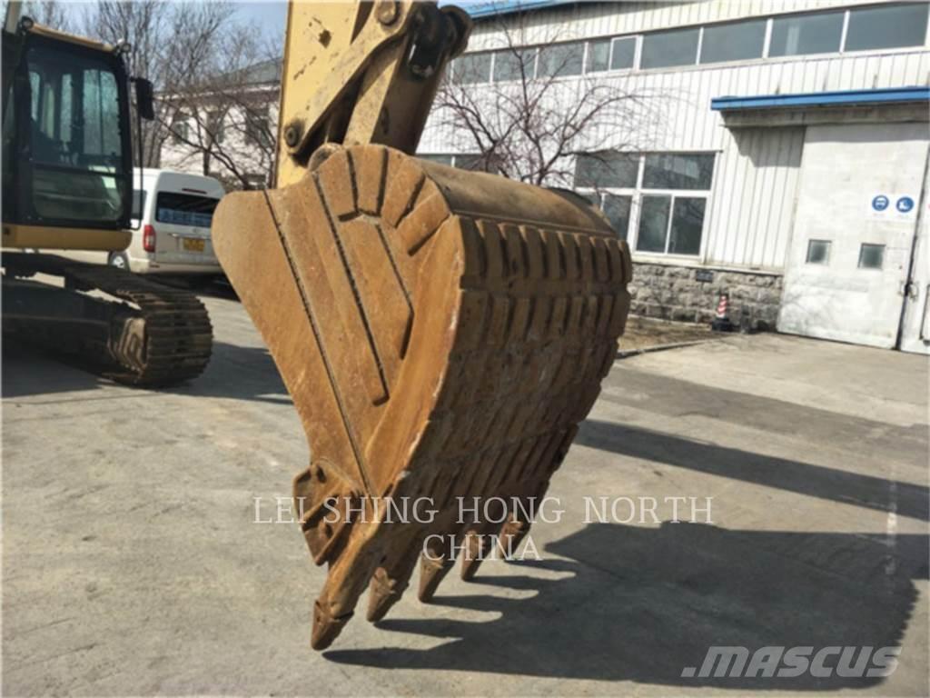 CAT 326D2L Bagri goseničarji