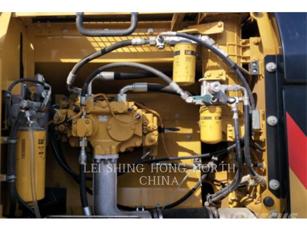 CAT 326D2L Bagri goseničarji