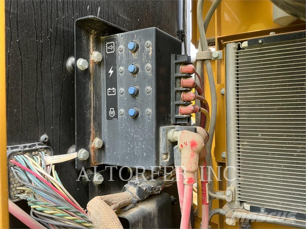 CAT 326FL Bagri goseničarji