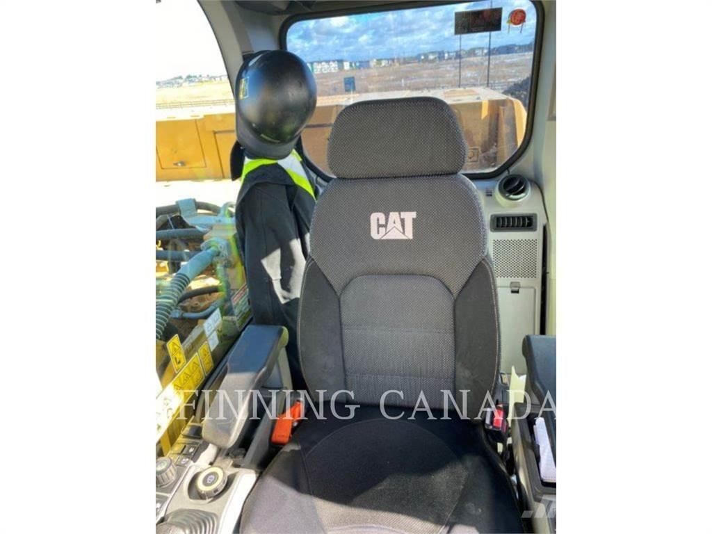 CAT 330-07 Bagri goseničarji