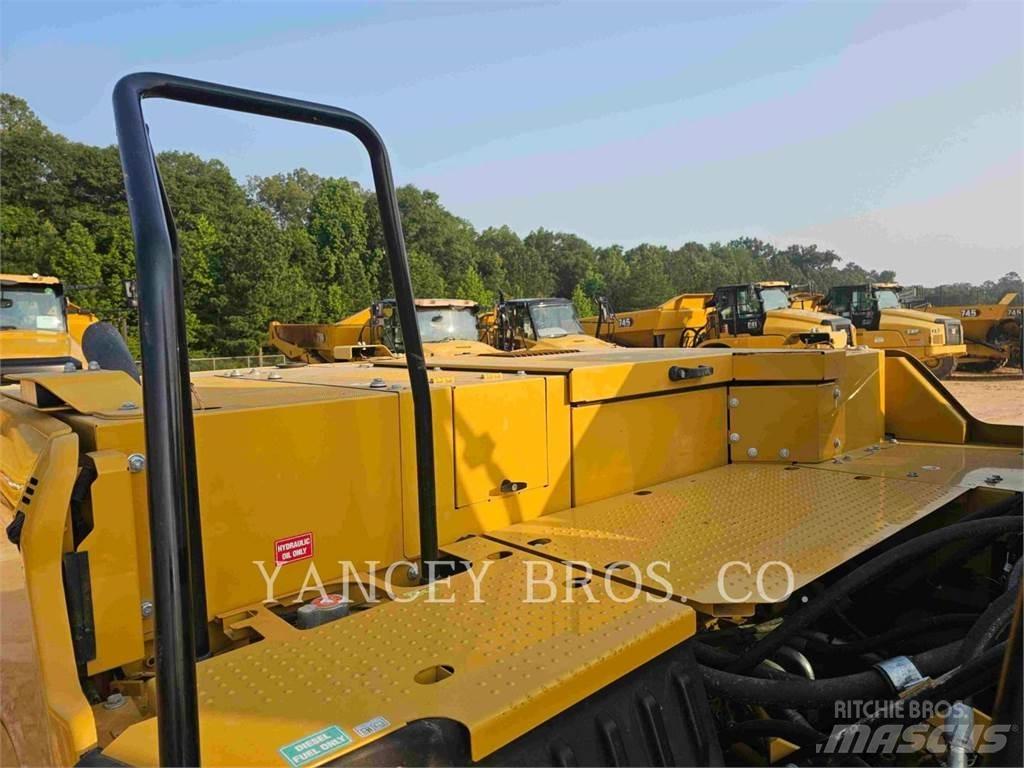 CAT 33007 Bagri goseničarji