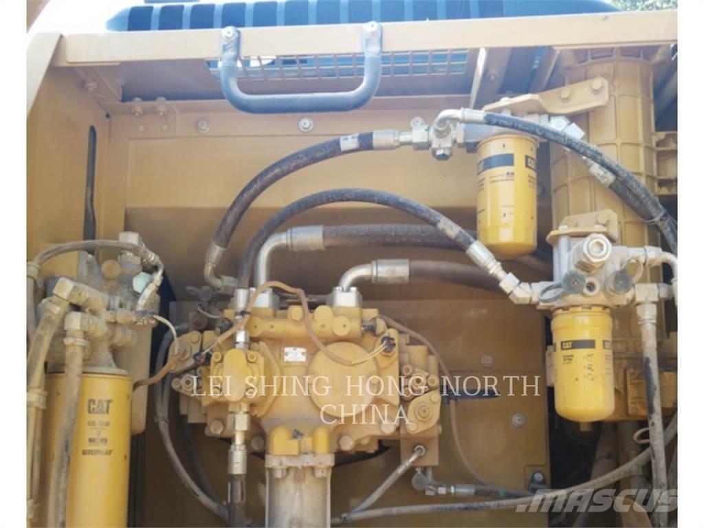 CAT 330D2L Bagri goseničarji