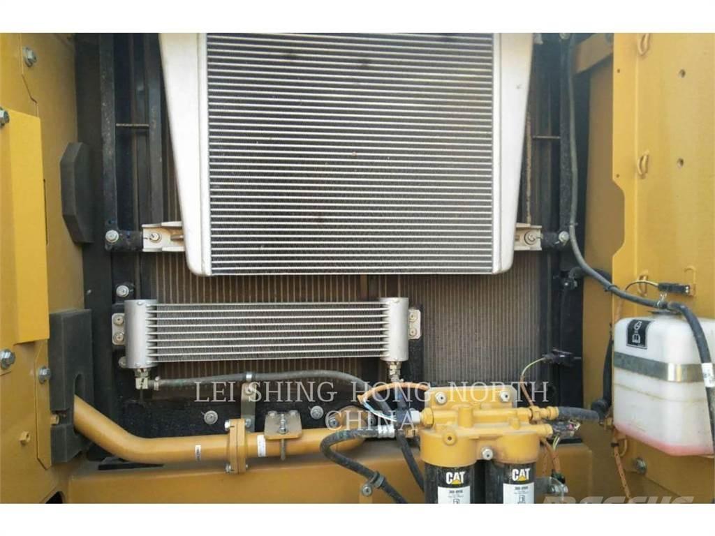 CAT 330D2L Bagri goseničarji