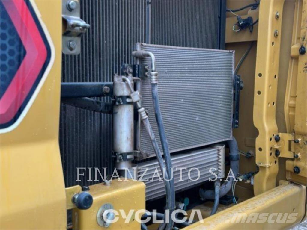 CAT 330GC Bagri goseničarji