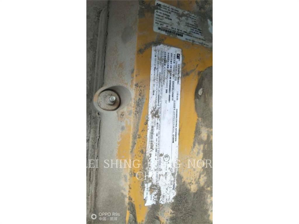 CAT 349D2 Bagri goseničarji