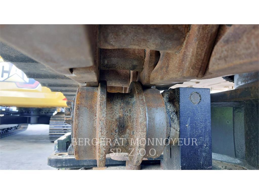 CAT 352 Bagri goseničarji