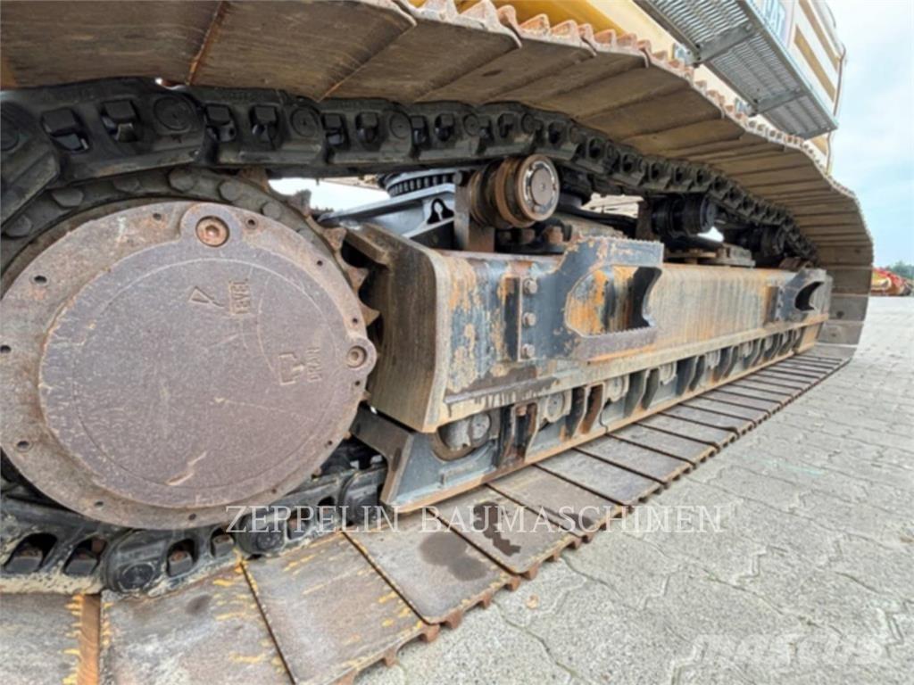 CAT 352-08 Bagri goseničarji