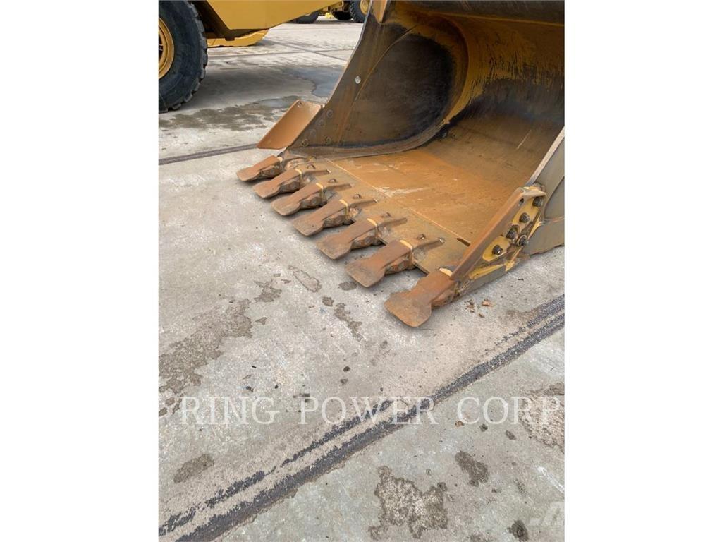 CAT 352-08 Bagri goseničarji