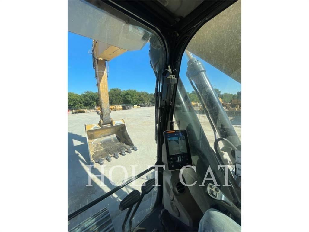 CAT 352 11 Bagri goseničarji