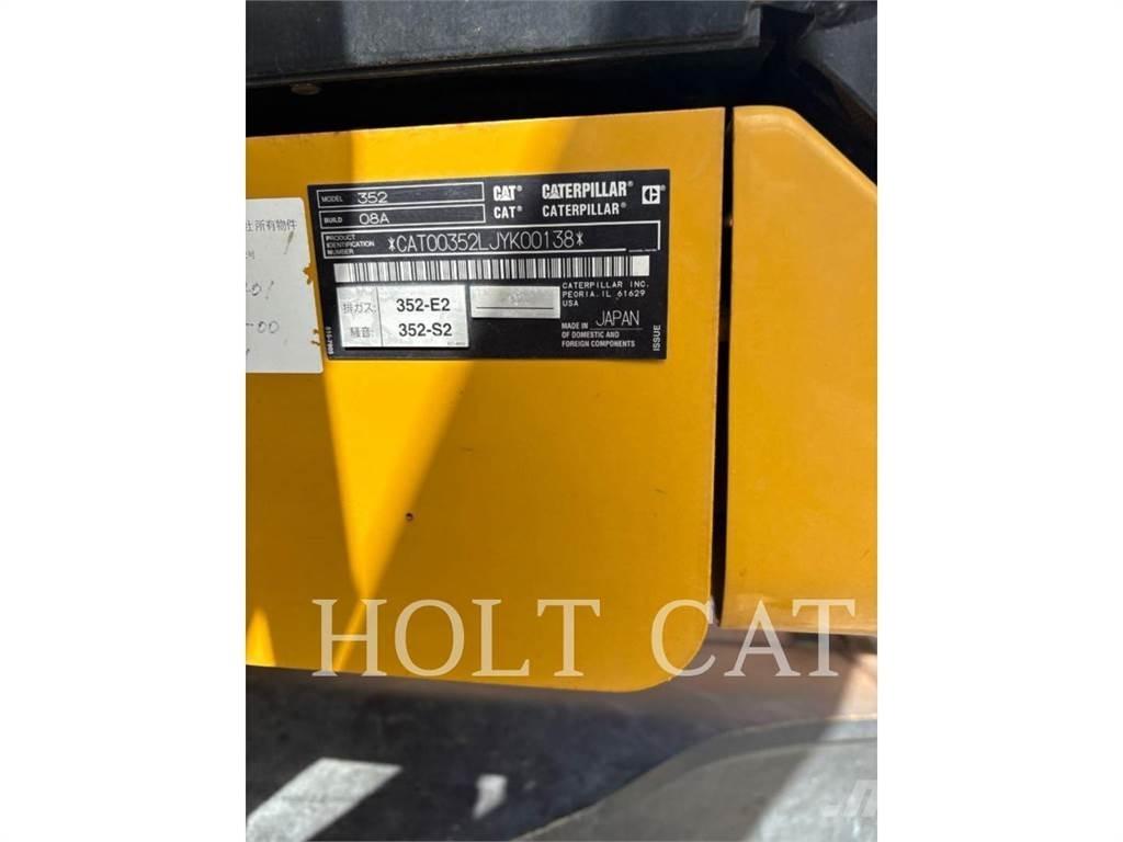 CAT 352 11 Bagri goseničarji