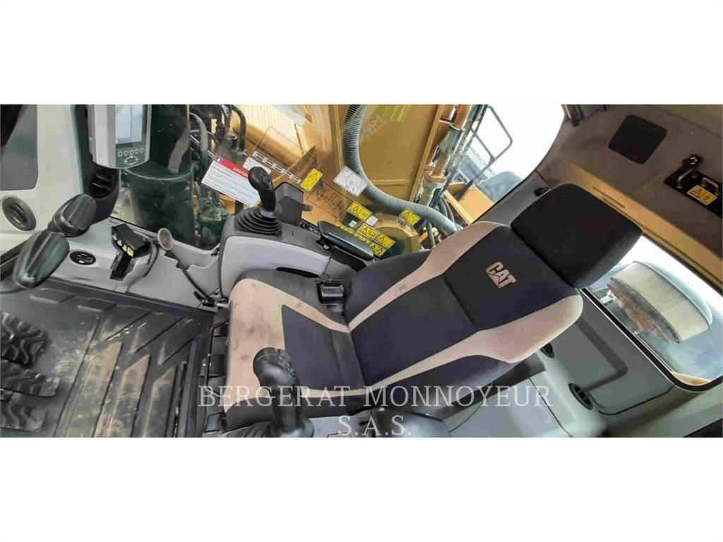 CAT 352F Bagri goseničarji