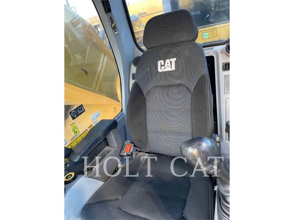 CAT 374 Bagri goseničarji