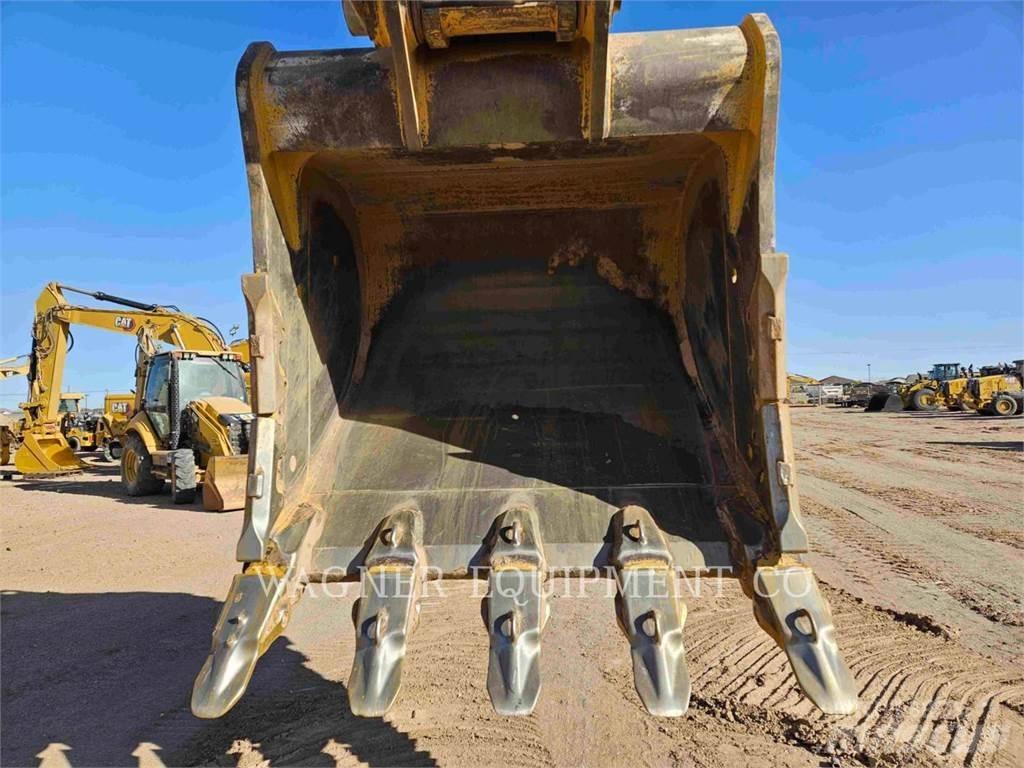 CAT 374 Bagri goseničarji