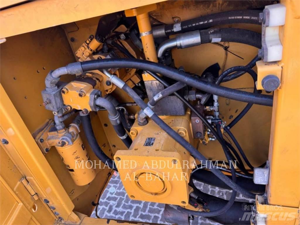 CAT 374D L Bagri goseničarji