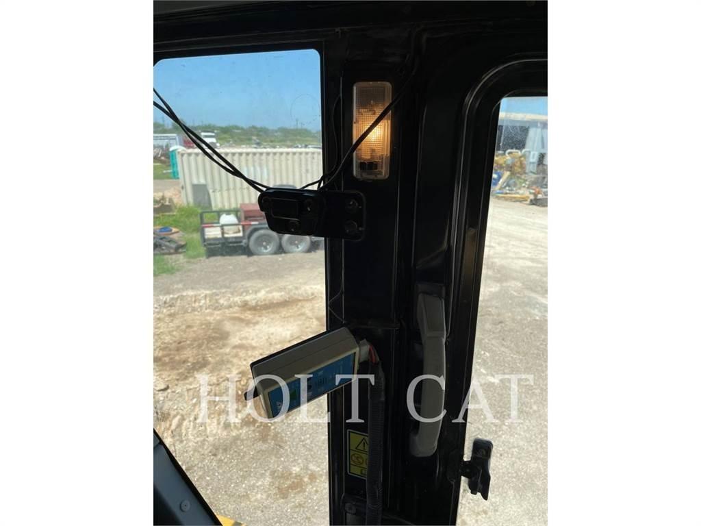 CAT 374FL Bagri goseničarji