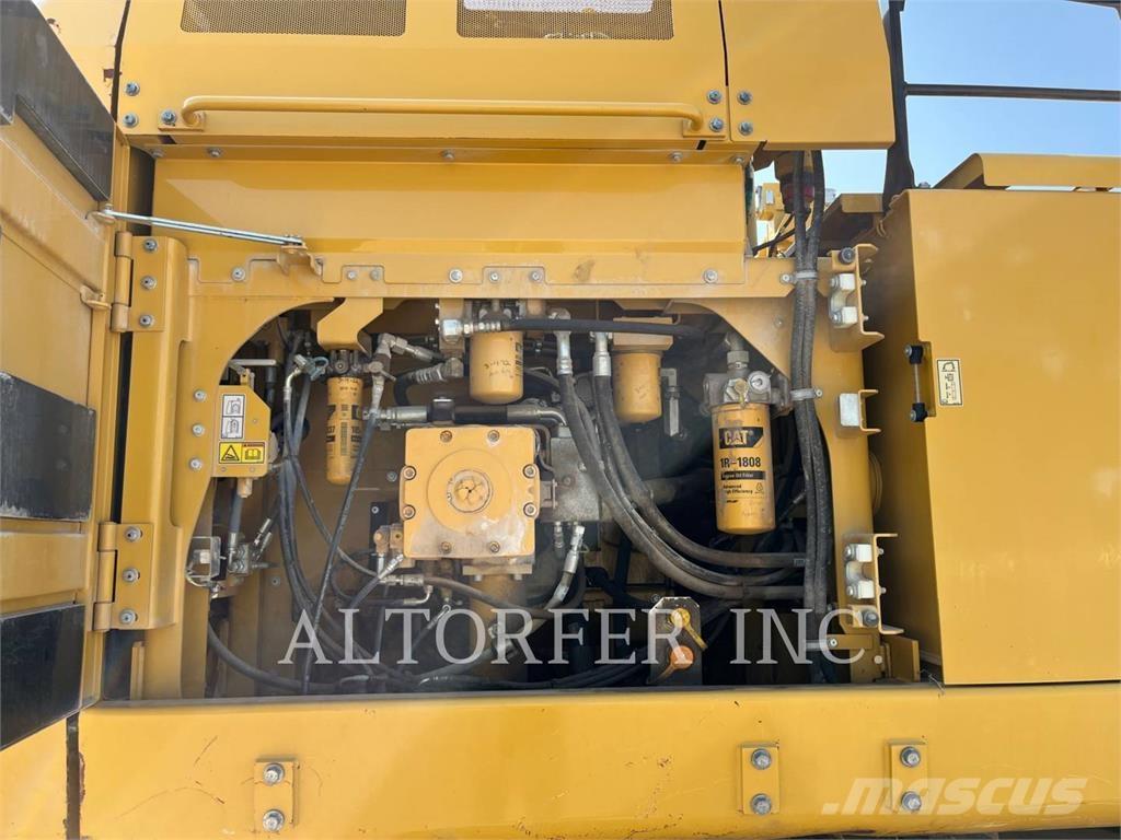 CAT 374FL Bagri goseničarji