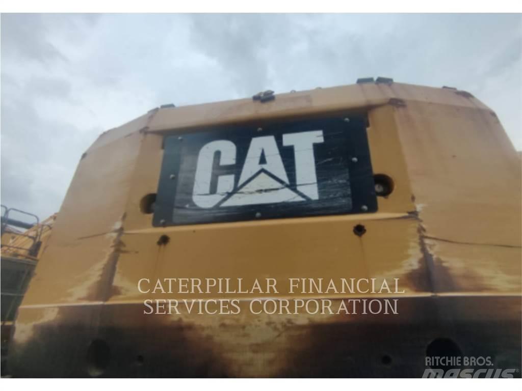 CAT 390F Bagri goseničarji