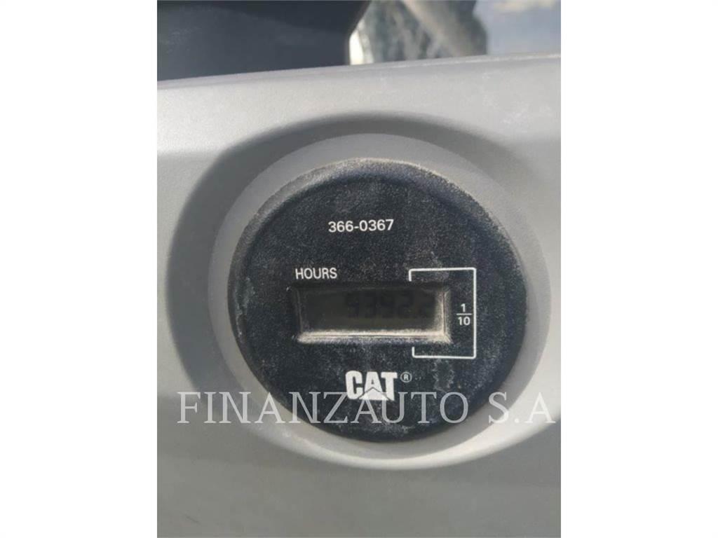 CAT 390F Bagri goseničarji