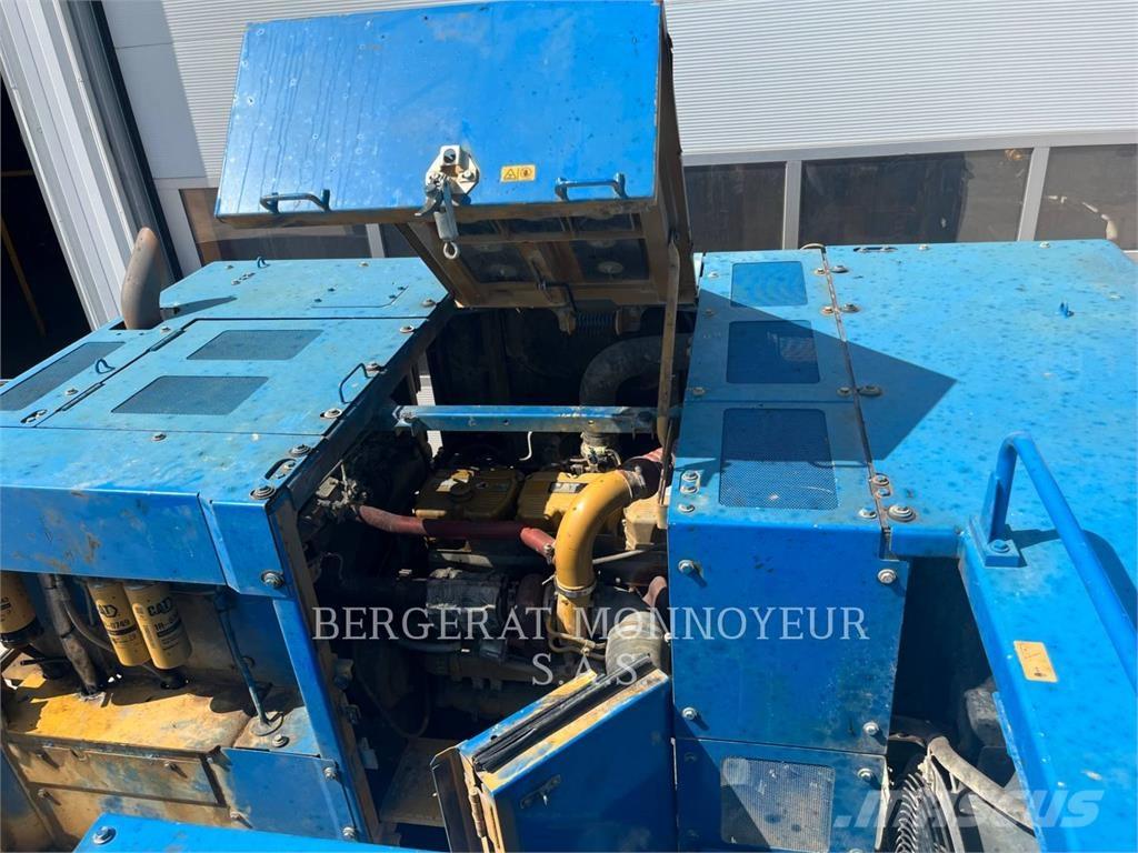 CAT 390F Bagri goseničarji