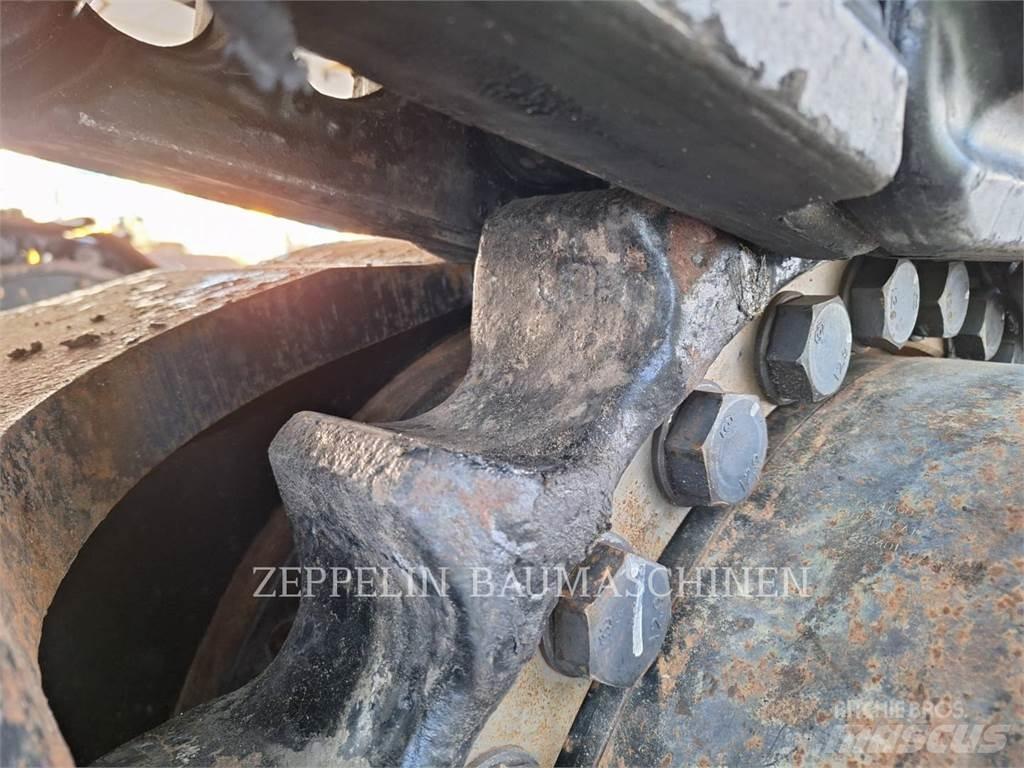 CAT 390FL Bagri goseničarji