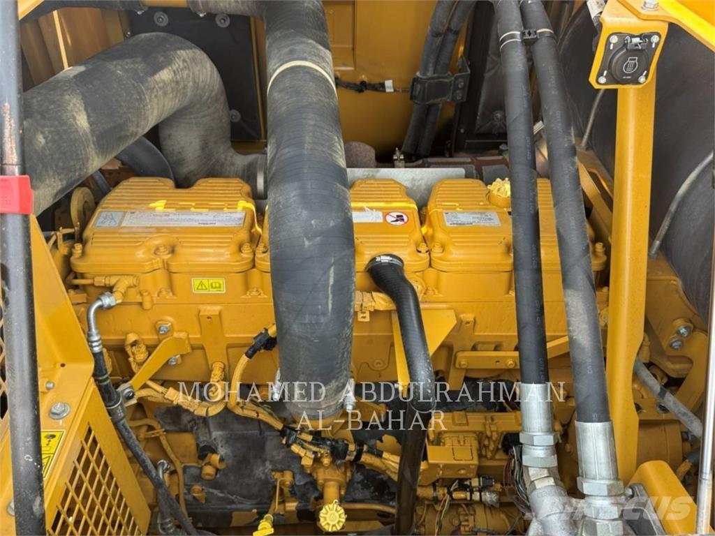 CAT 395 Bagri goseničarji