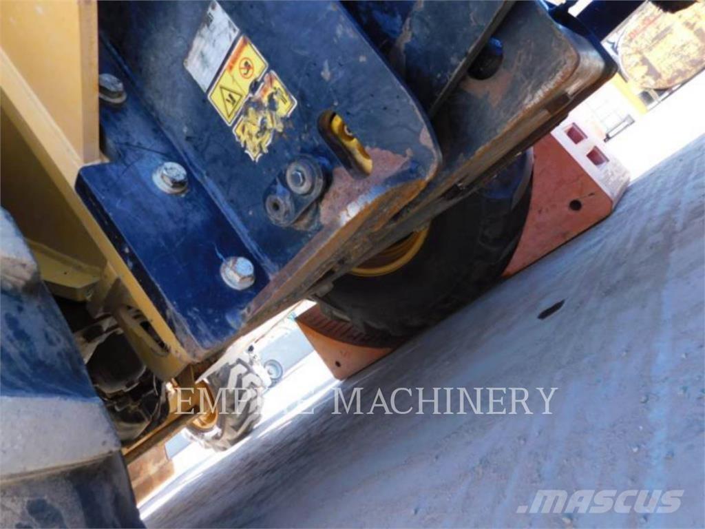 CAT 415F2 IL Kolesni nakladalci