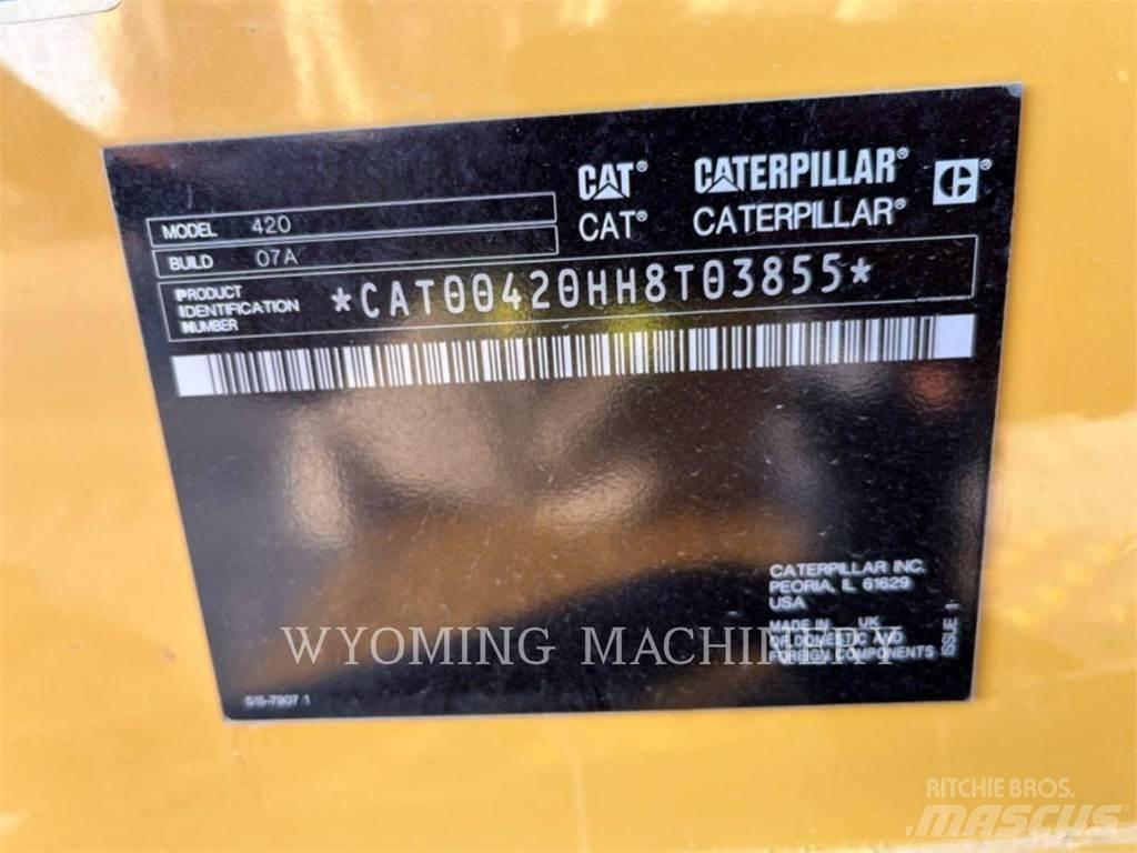 CAT 420 Kolesni nakladalci
