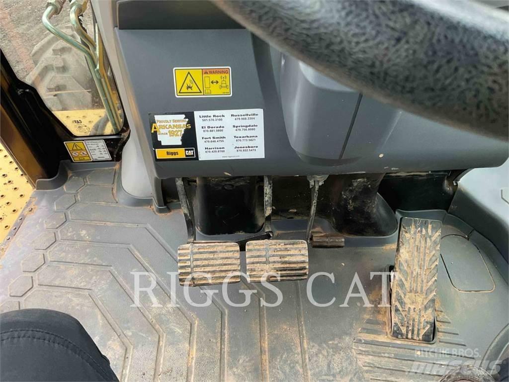 CAT 420 4AEM Rovokopači