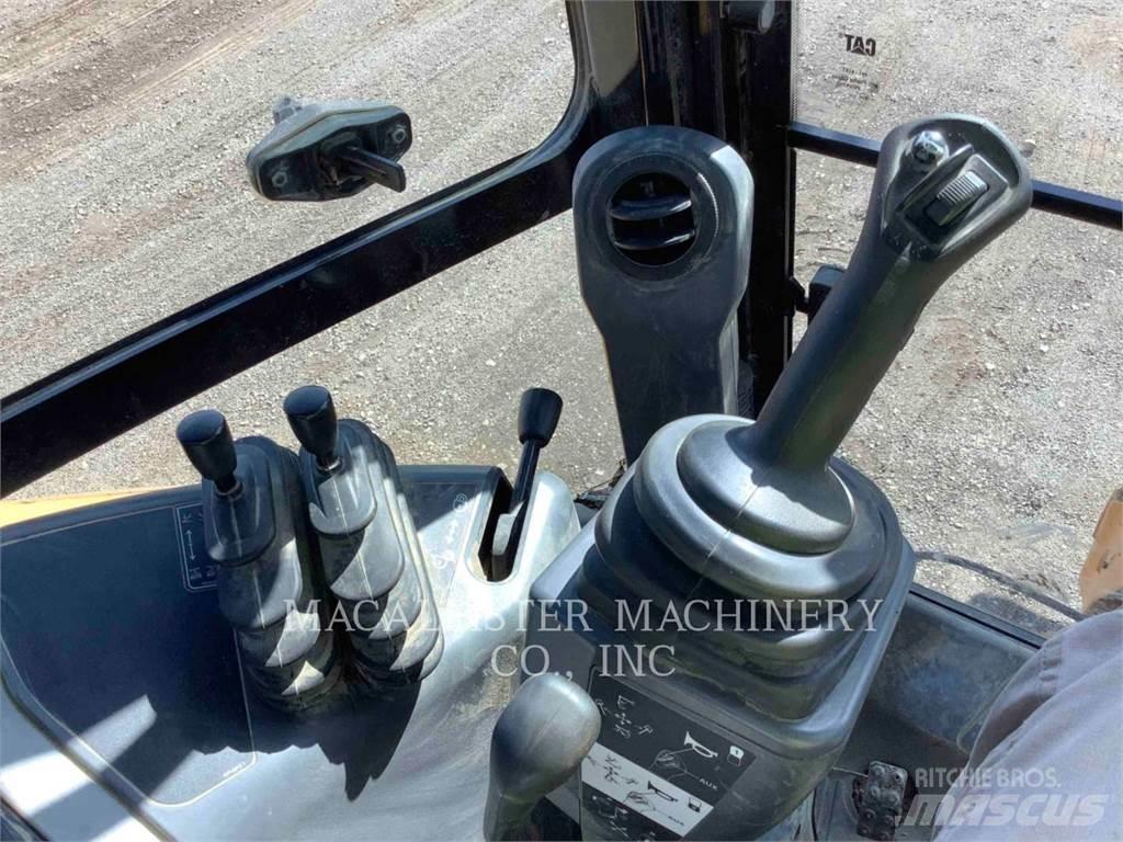 CAT 420F2ST Rovokopači