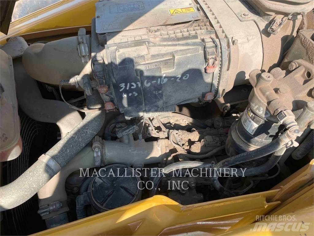 CAT 420F2ST Rovokopači