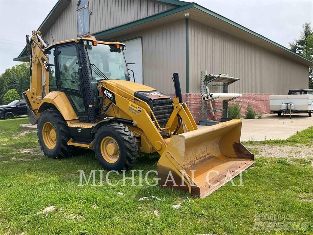 CAT 420F2ST Rovokopači
