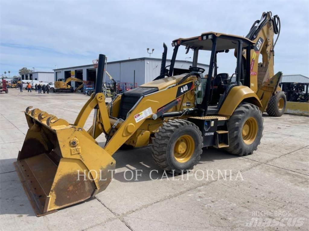 CAT 440 Rovokopači