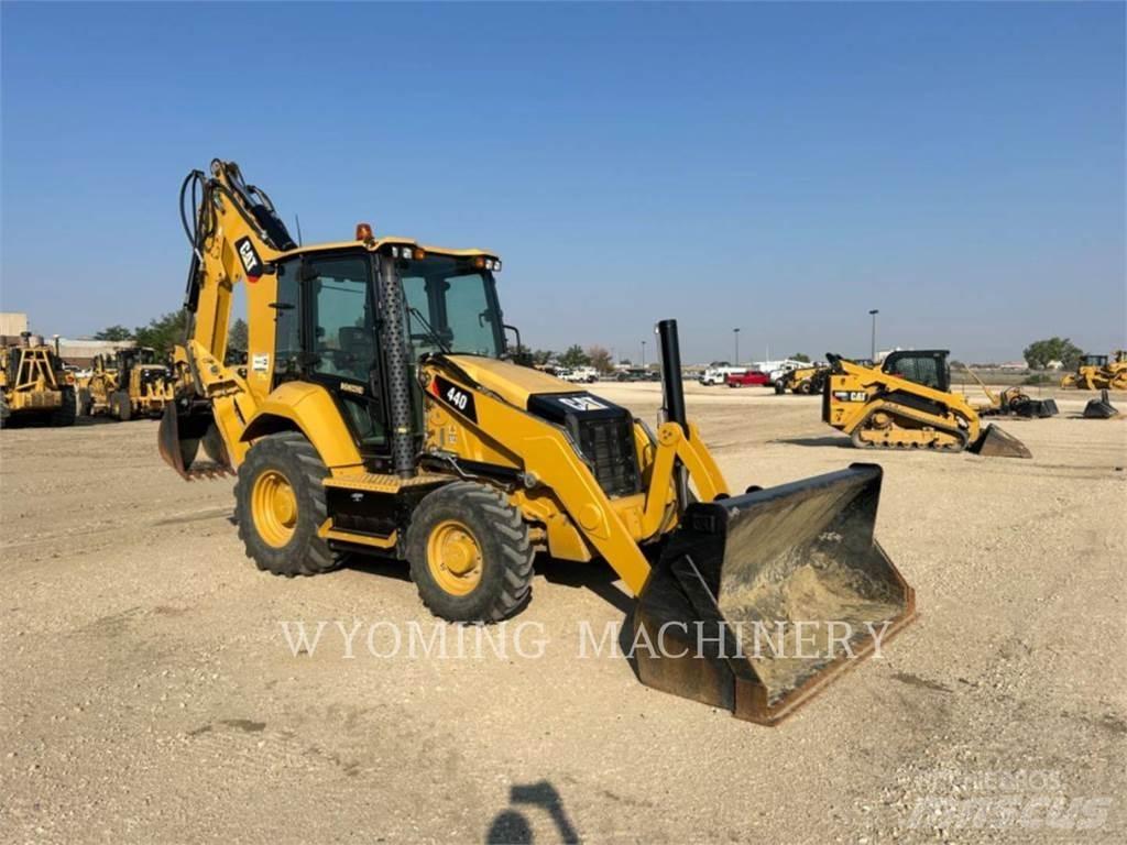 CAT 440 Rovokopači