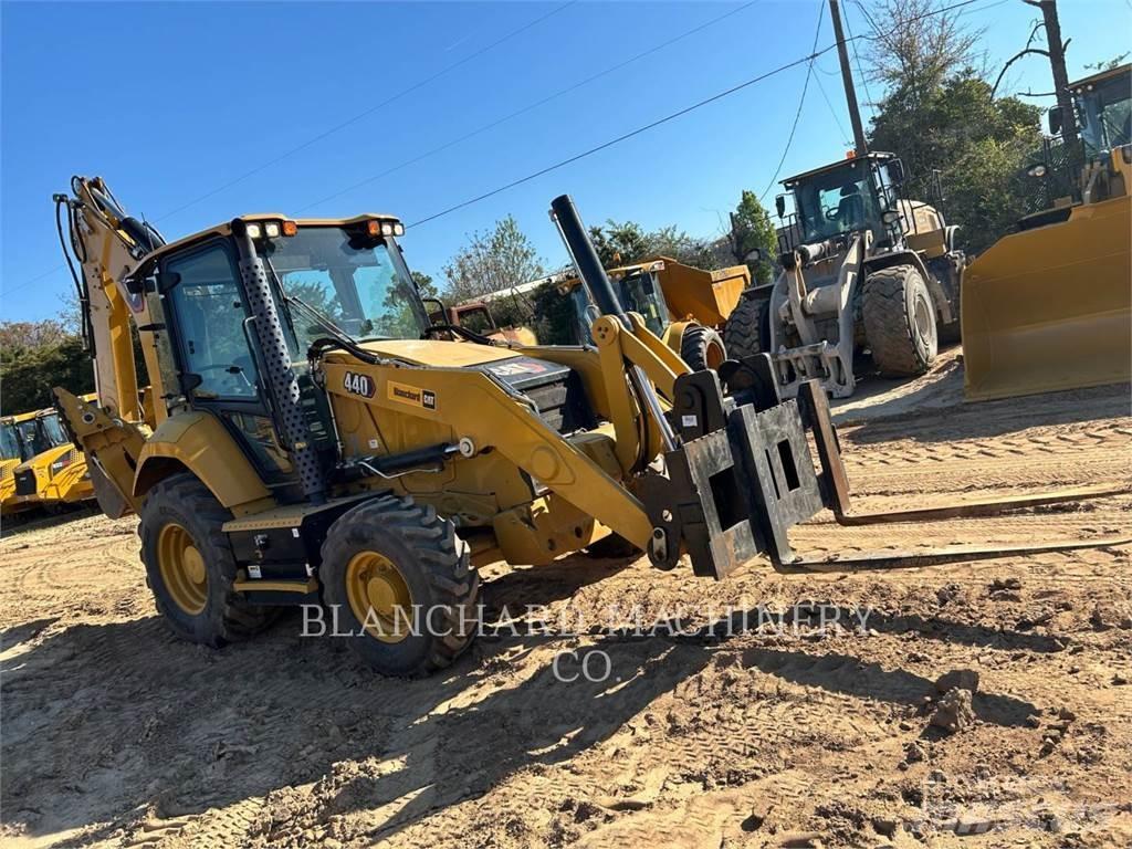 CAT 440 Rovokopači