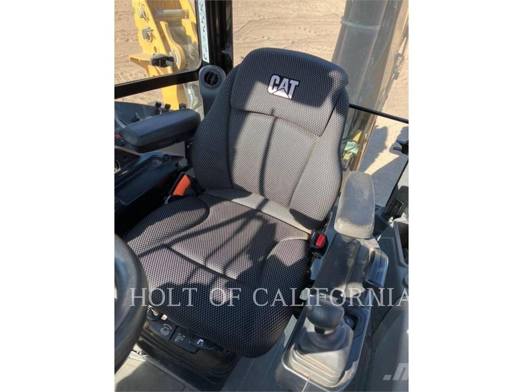 CAT 440 Rovokopači