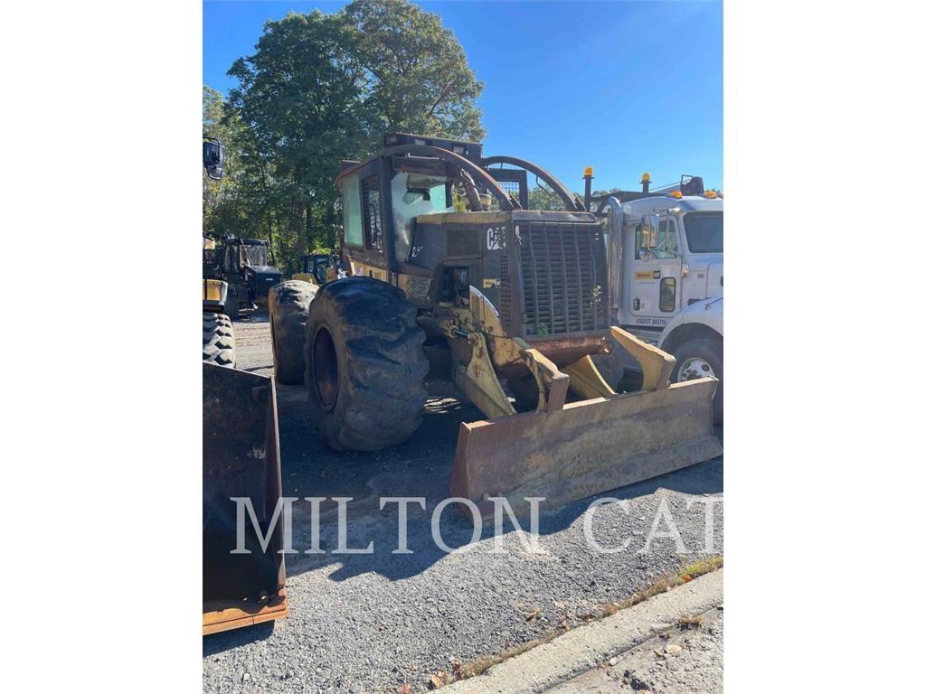 CAT 525B Skiderji
