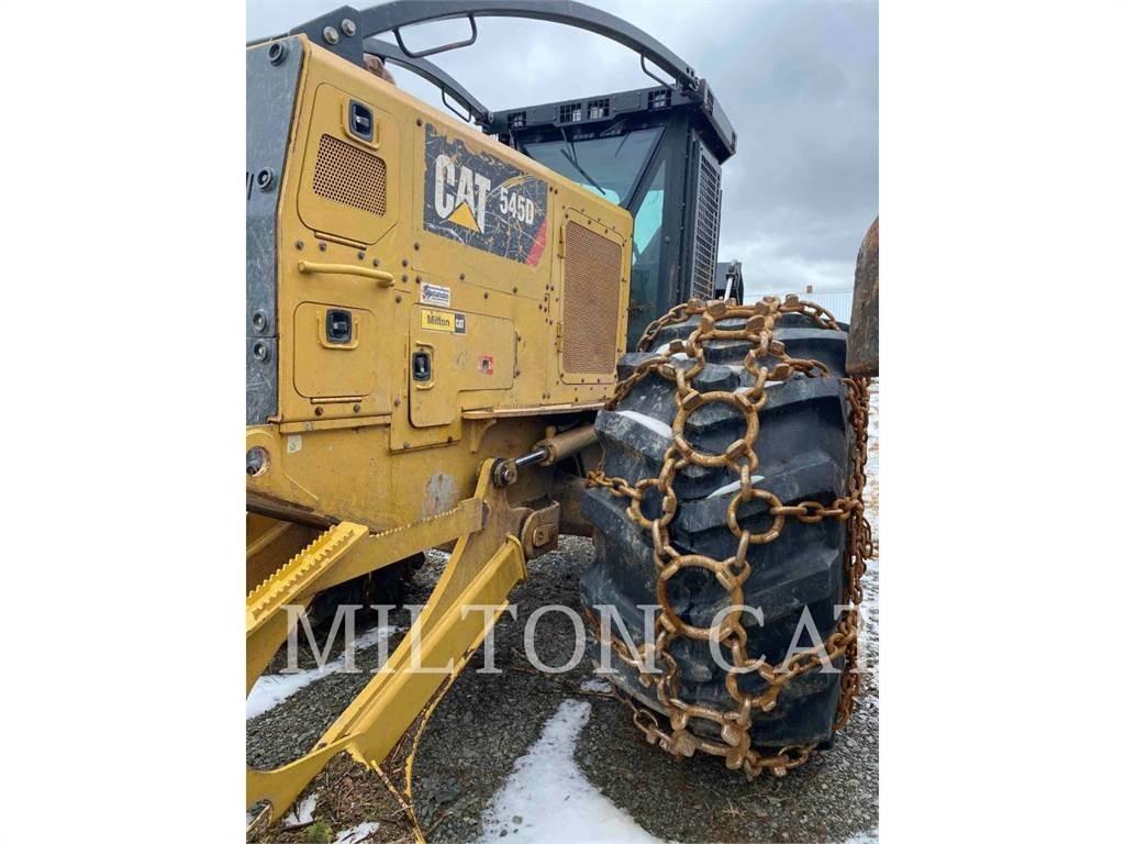 CAT 545D Skiderji