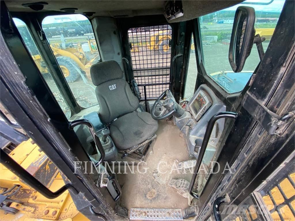CAT 545D Skiderji