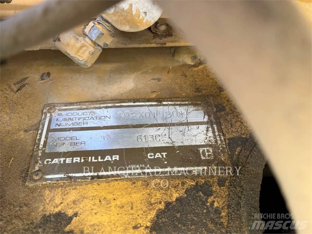 CAT 613C Strgalci