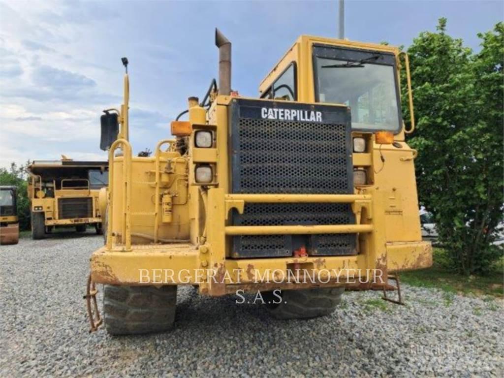 CAT 621F Strgalci