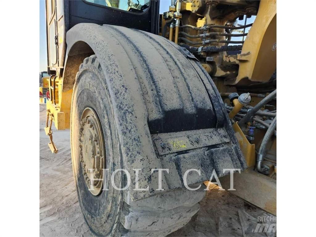 CAT 621K Strgalci