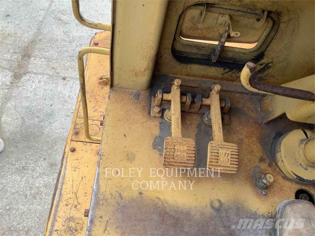 CAT 631D Strgalci