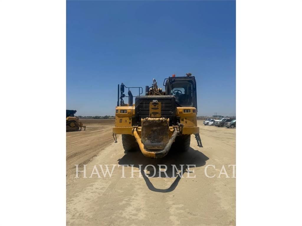 CAT 657 Strgalci