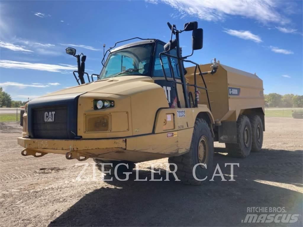 CAT 725CWT Tovornjaki cisterne