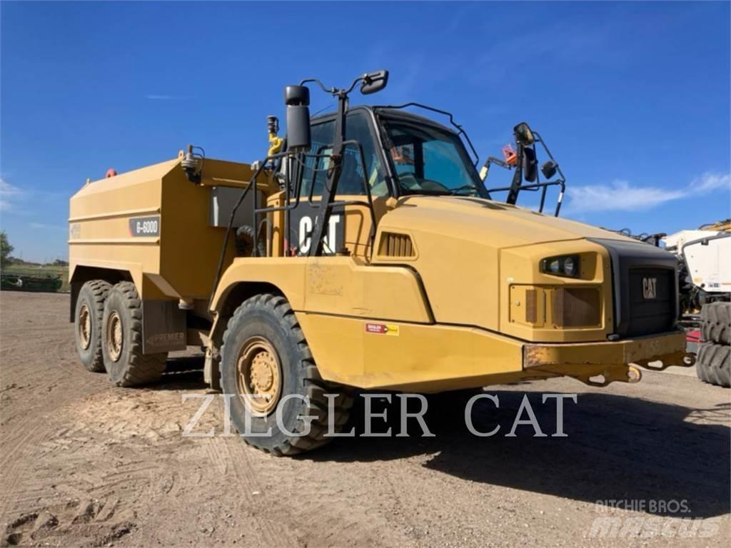 CAT 725CWT Tovornjaki cisterne