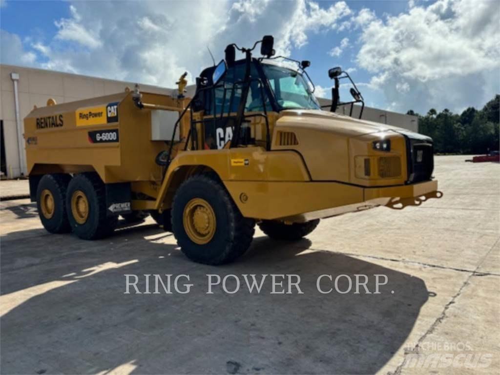 CAT 725CWW Tovornjaki cisterne