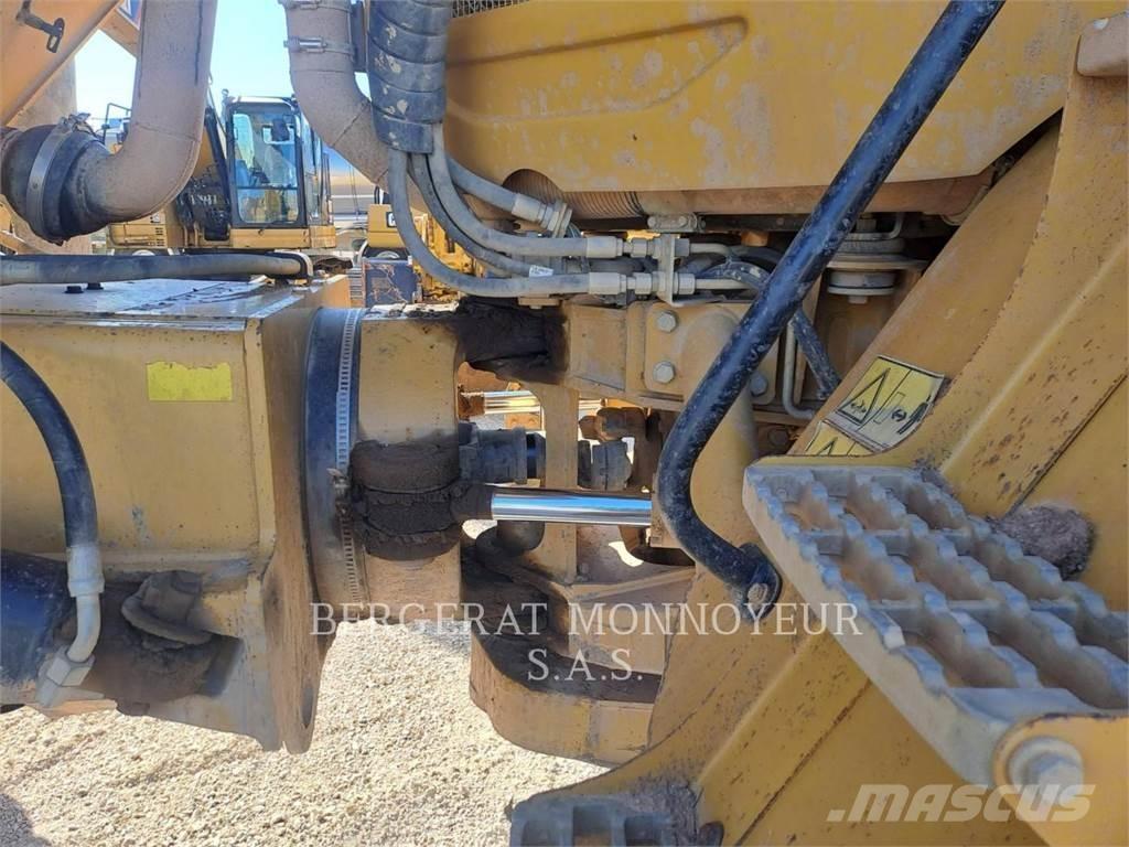CAT 730 Zglobni demperji