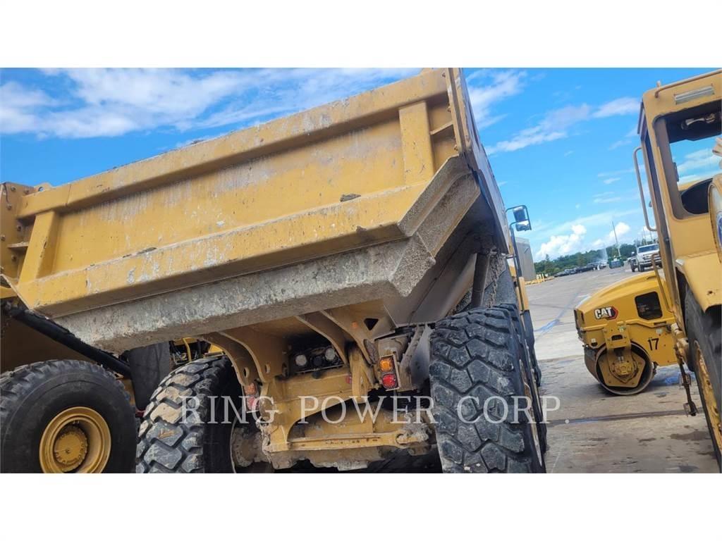 CAT 730WW Tovornjaki cisterne